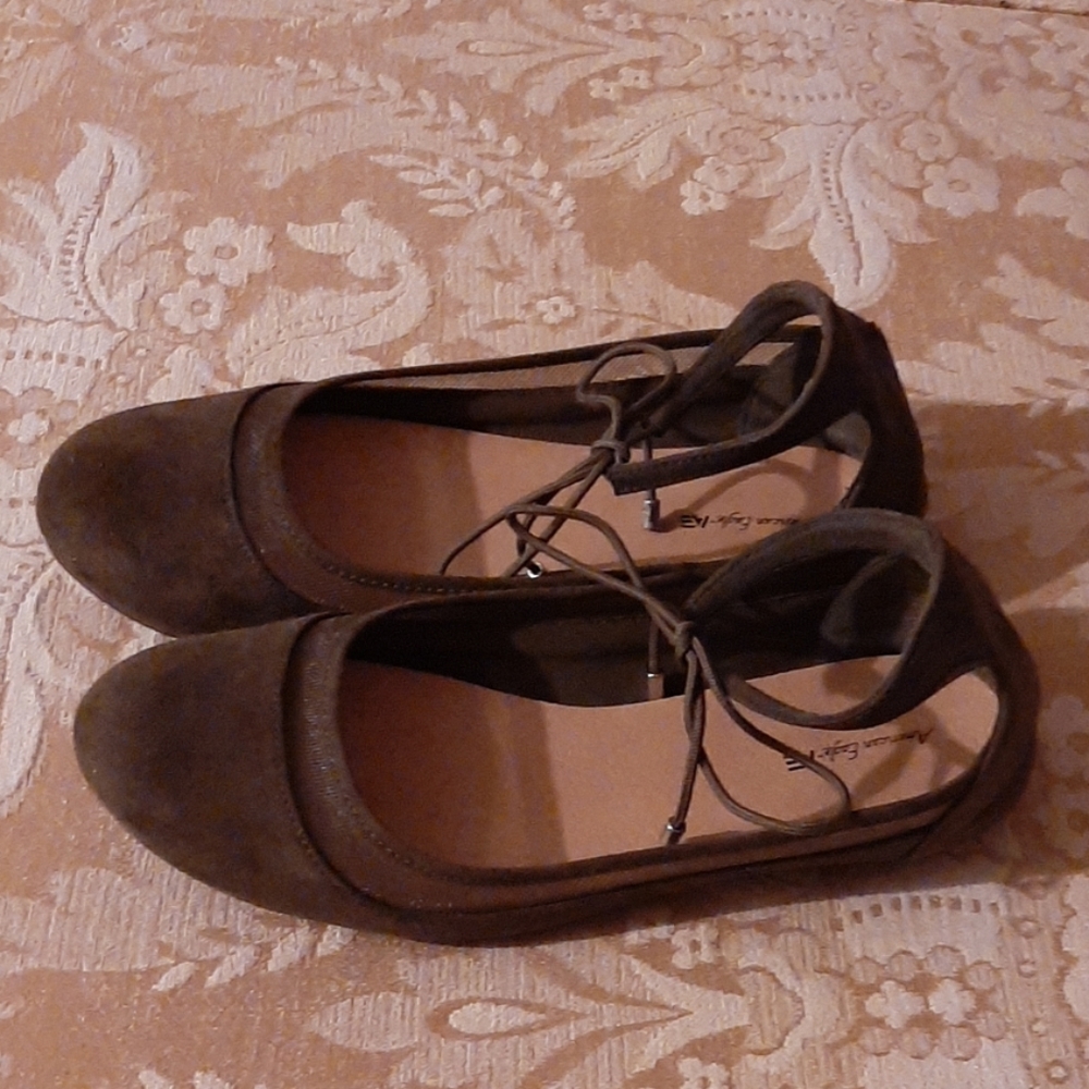 shoes - Picture 2 of 2